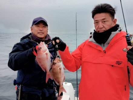 2024年1月3日新年初出港鯛ラバ、アジサビキ乗合1日便5名様の釣果です。