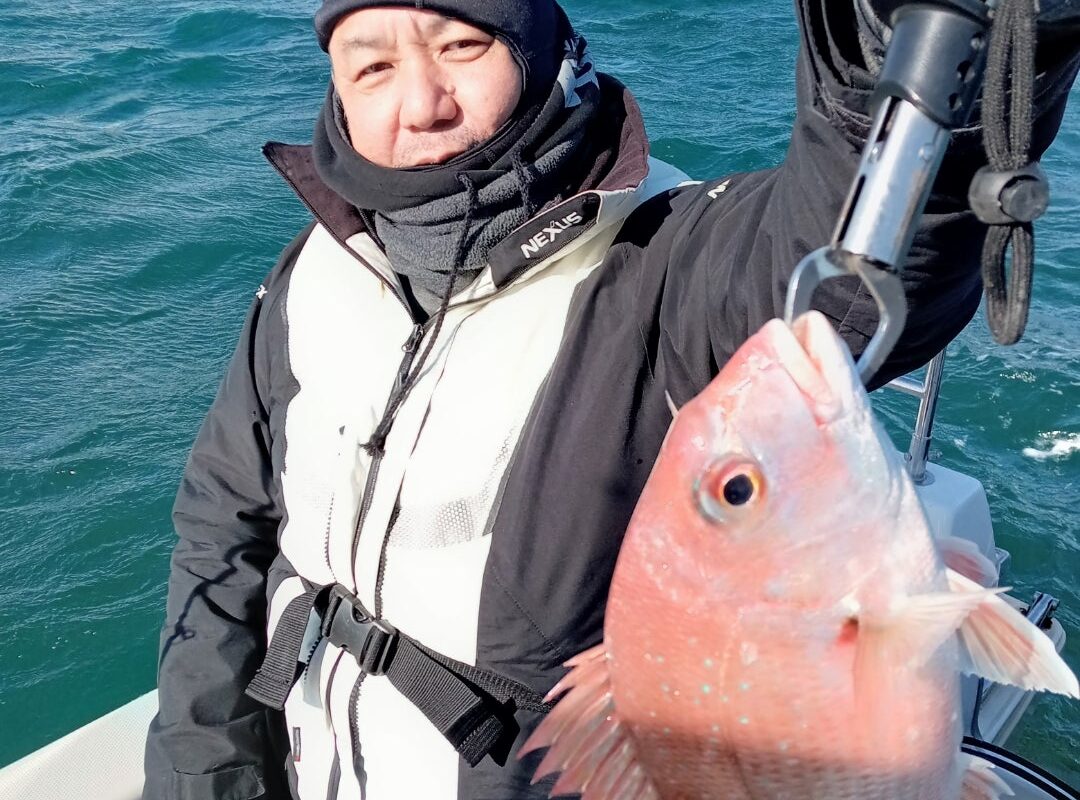“2月9日鯛ラバ、アジサビキチャーター1日便3名様の釣果です”