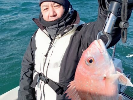 “2月9日鯛ラバ、アジサビキチャーター1日便3名様の釣果です”